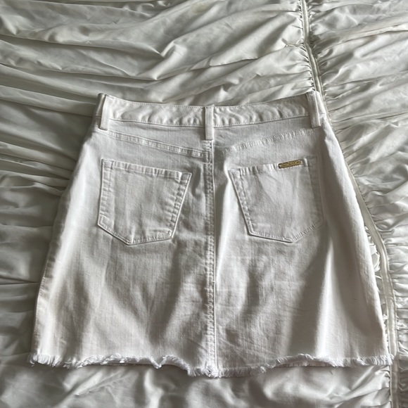 Lilly Pulitzer white denim skirt 🤍 - Picture 5 of 7